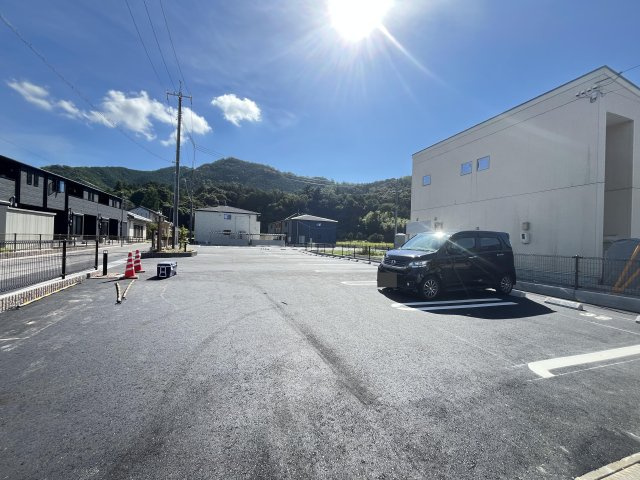 ウニコⅡの駐車場