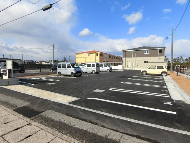 ヴィラ　プレジールⅣの駐車場