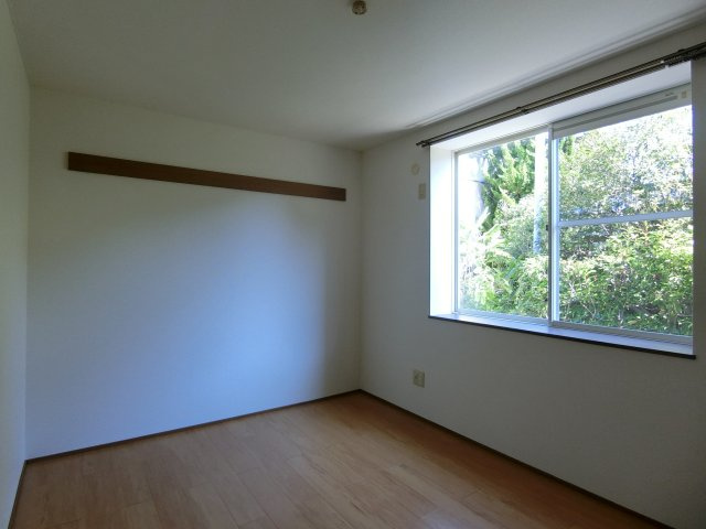 アリエス勝田の洋室