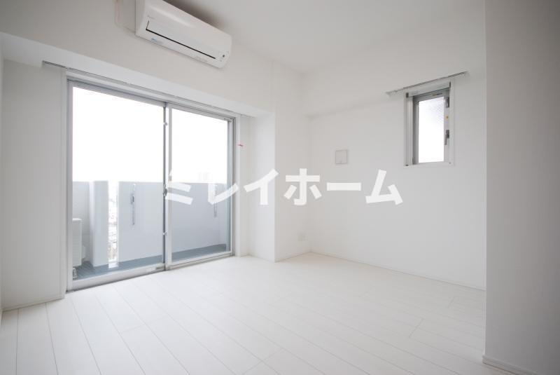プレミアムキューブ大森本町の居間・リビング|同建物内、別のお部屋の参考写真になります。