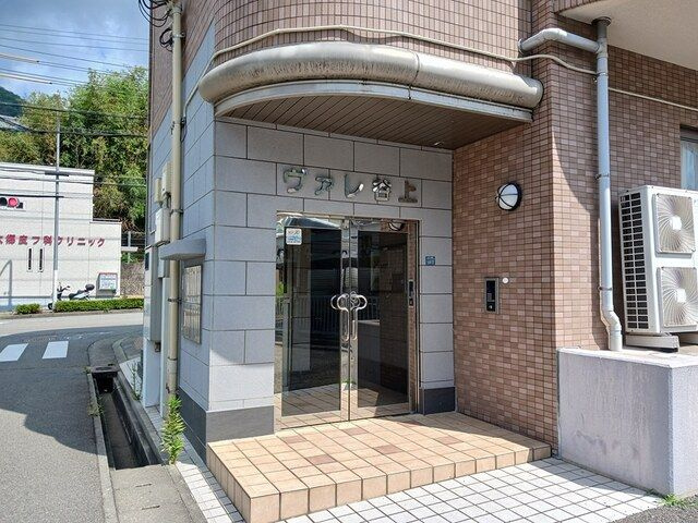 ヴァレ谷上のエントランス