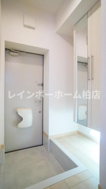 仲介手数料50％半額キャンペーン物件の玄関|落ち着いた玄関です
