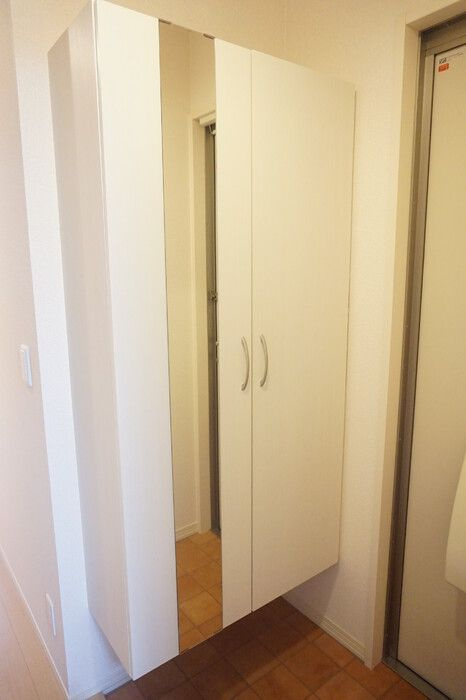 イモービリアーレ・タンタン　Ⅰ棟の玄関