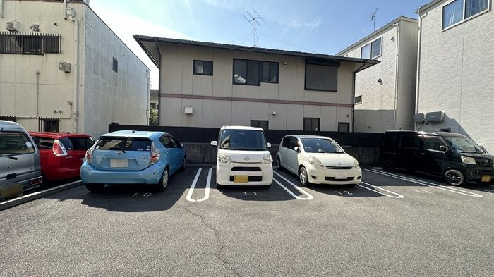 イモービリアーレ・タンタン　Ⅰ棟の駐車場