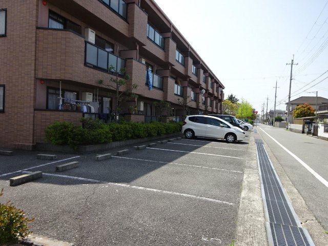 グランセリオ西神戸の駐車場