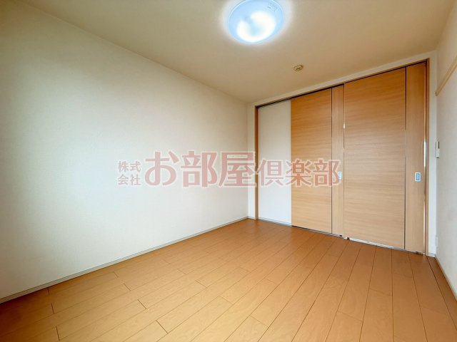 アーバンリーム壱番館の洋室|ゆったりとした居間です