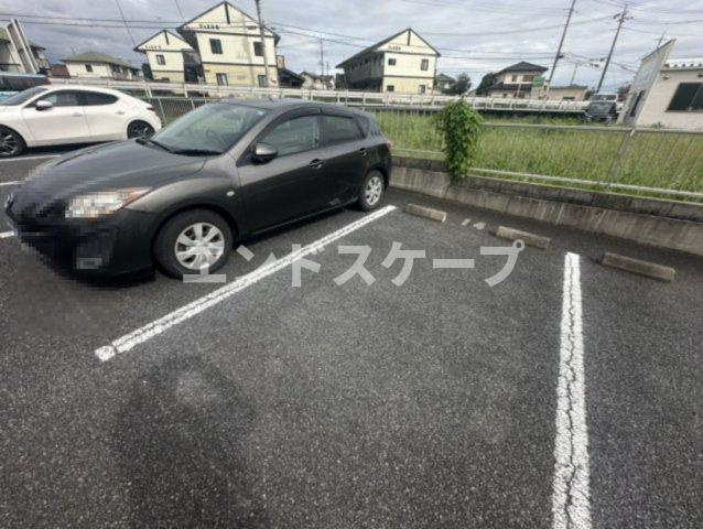 ヴィラ・エステートＡの駐車場|高崎、前橋のお部屋探しはエンドスケープまで！お客様の理想お聞かせ下さい♪