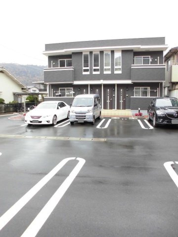 アルモニーアＢの駐車場