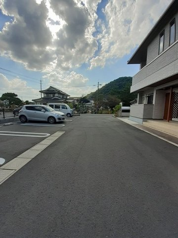 アクティフ笹賀の駐車場
