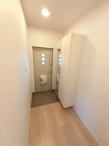 アルフォート　鴨方の玄関