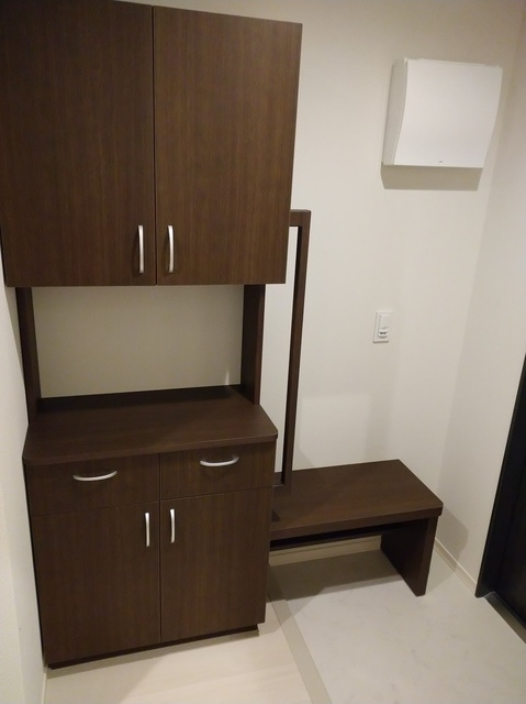 （シニア限定）ヘーベルVillage町屋の玄関|★ベンチ付きシューズBOX★