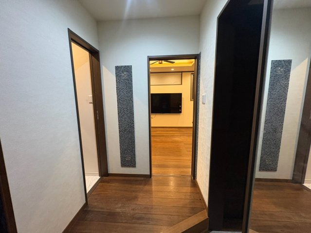宇治市神明石塚戸建の玄関