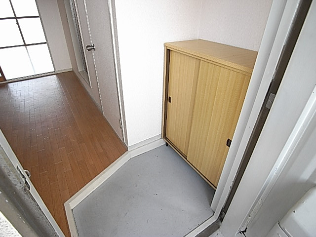 第一カトレアハイツの玄関