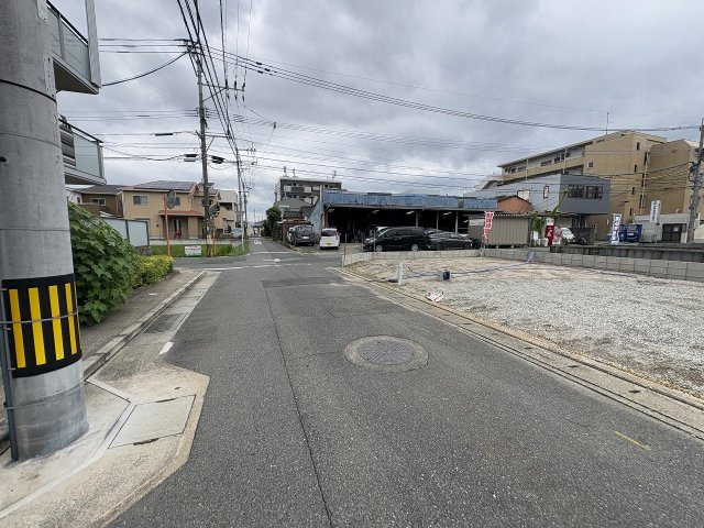 【その他】 | 福岡市南区的場1丁目1期　1号棟（全5棟）【仲介手数料無料・0円】 | 現地写真。前面道路です。
