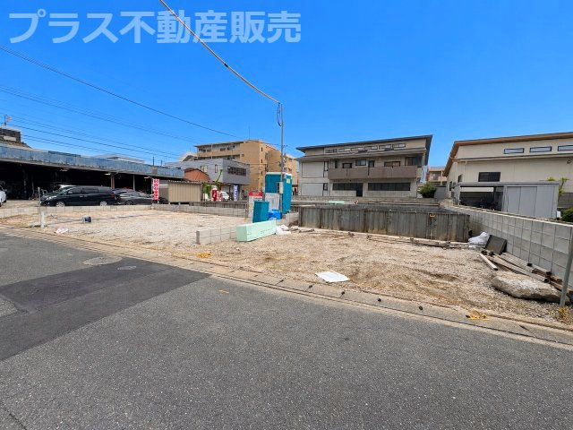 【外観】 | 福岡市南区的場1丁目1期　1号棟（全5棟）【仲介手数料無料・0円】 | 現地写真。プラス不動産販売なら、現場の全ての棟をまとめてご見学頂けます。