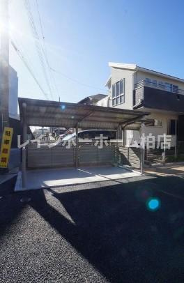【仲介手数料：50％OFF】対象物件！の駐車場|車をお持ちの方に嬉しい駐車場付きの物件です