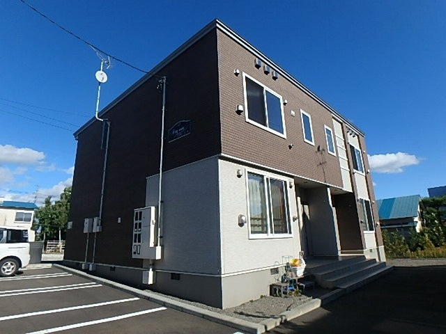 ＡＩＲＹ　ＣＯＵＲＴ