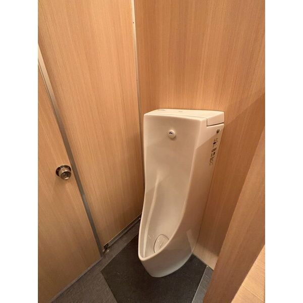 大阪市中央区和泉町２丁目の事務所のトイレ