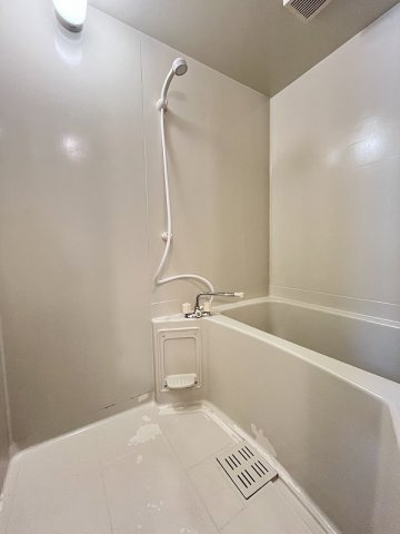 エスポワールハイツ A棟の浴室|日々の暮らしに欠かせないお風呂です