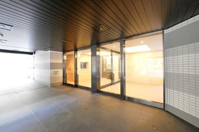 ラフィスタ方南町の外観|建物入り口