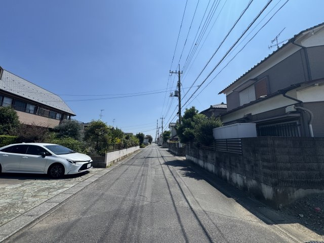 -三丁目不動産-　熊谷市別府4丁目の前面道路含む現地写真