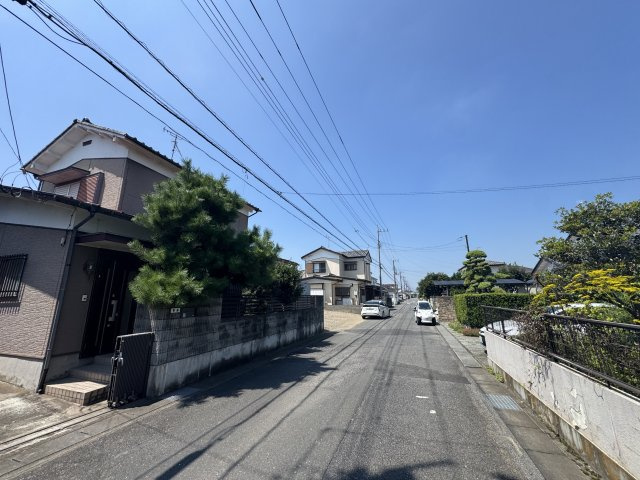 -三丁目不動産-　熊谷市別府4丁目の前面道路含む現地写真