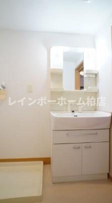 【仲介手数料：50％OFF】対象物件！の洗面所|ゆったりとスペースのある洗面所