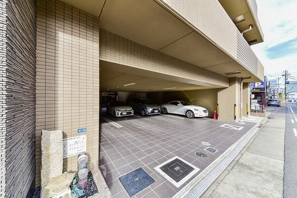 MONZEN偕の駐車場