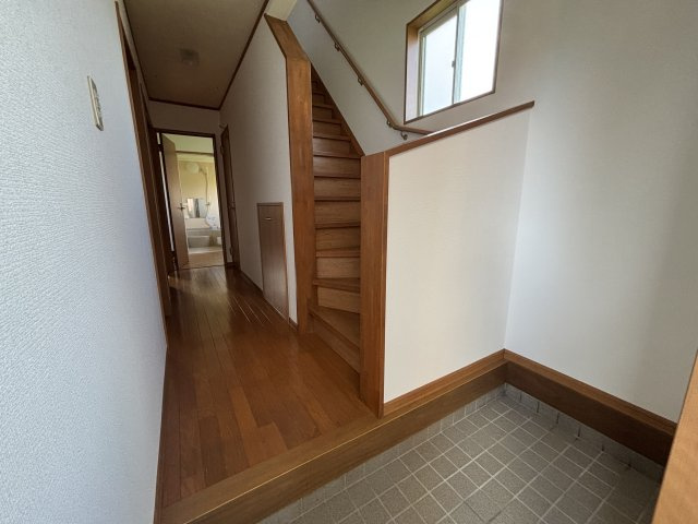 館山市北条　中古戸建の玄関