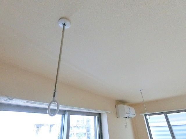 メゾン照庵の庭|★雨の日も安心の室内物干しフック★
