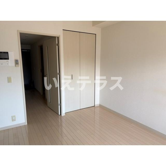 神戸市中央区加納町４丁目の賃貸マンションの居間・リビング
