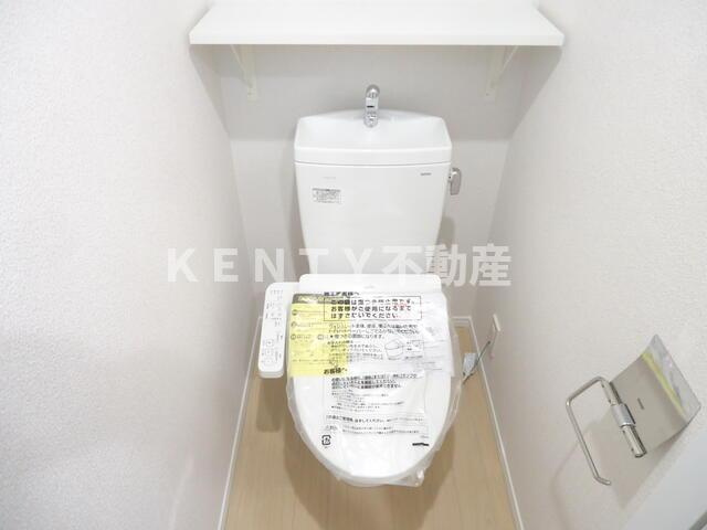 【トイレ】 | ＶＩＬＬＡ田園調布 | 落ち着いた色調のトイレです