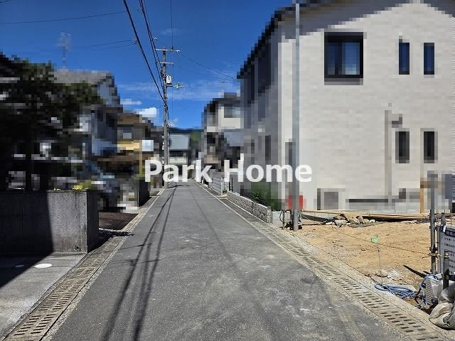 高知市秦南町2丁目 第1 新築戸建ての前面道路含む現地写真