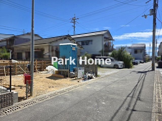 高知市秦南町2丁目 第1 新築戸建ての前面道路含む現地写真
