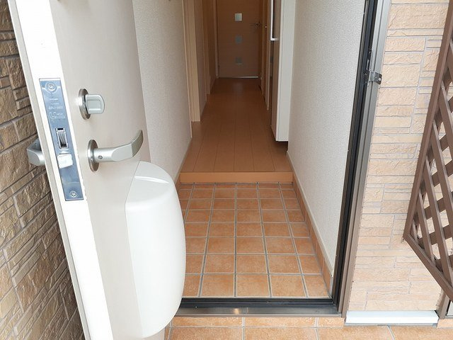 ＡＫレジデンスの玄関|明るい玄関です