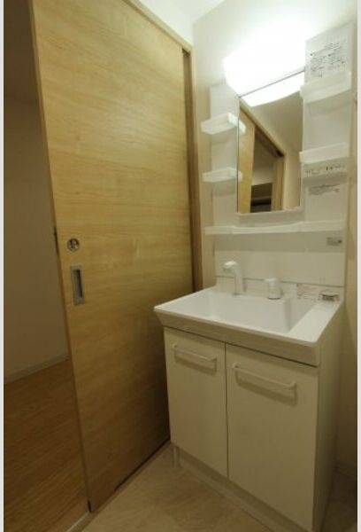 グランツ泉の独立洗面台