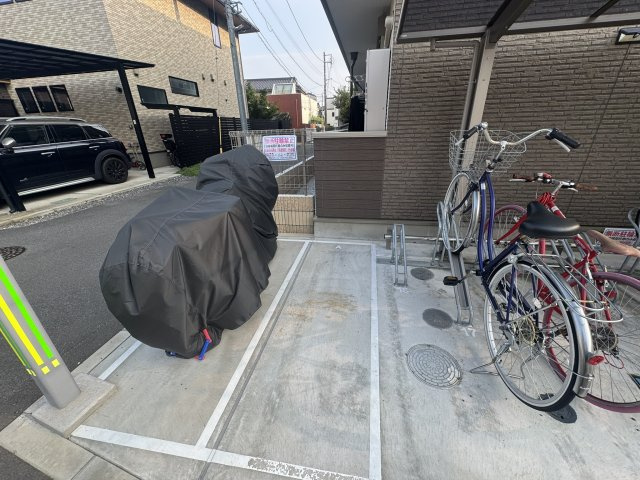 バイク置き場2台分