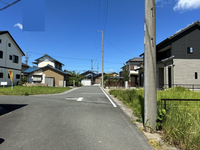 豊川市古宿町ウエ地の売地の前面道路含む現地写真