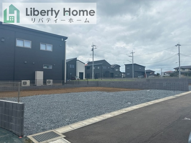 ひたちなか市足崎21期　新築戸建　3号棟の前面道路含む現地写真