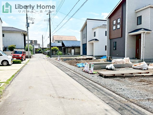 水戸市赤塚1丁目　新築戸建　1号棟の前面道路含む現地写真