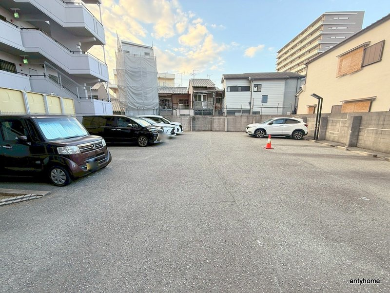エスパシオ上新庄の駐車場
