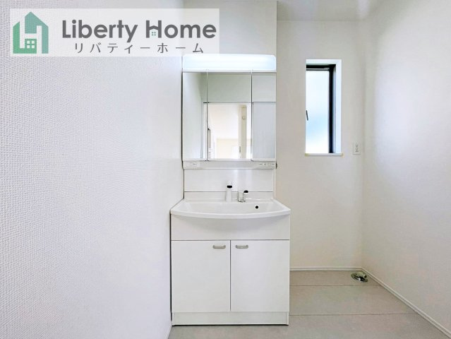水戸市千波町　新築戸建　B号棟　の独立洗面台