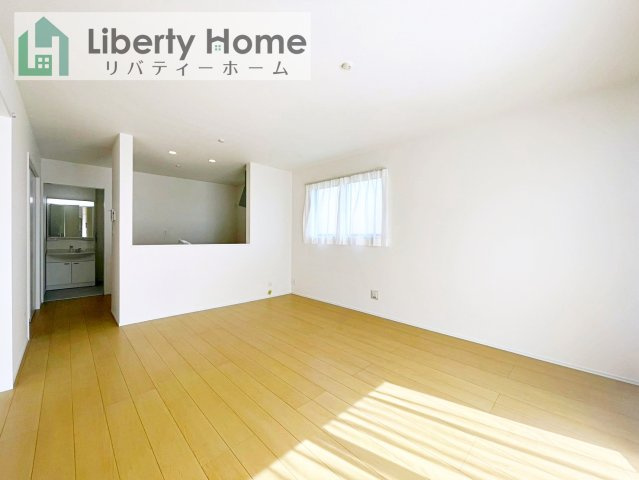 水戸市千波町　新築戸建　B号棟　の居間・リビング