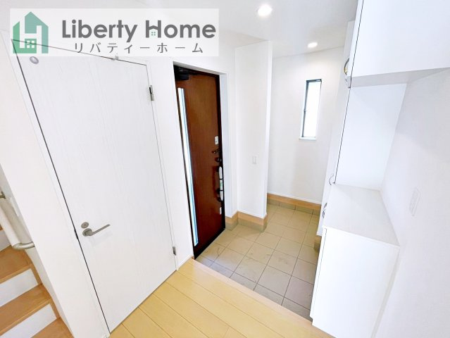 水戸市千波町　新築戸建　B号棟　の玄関
