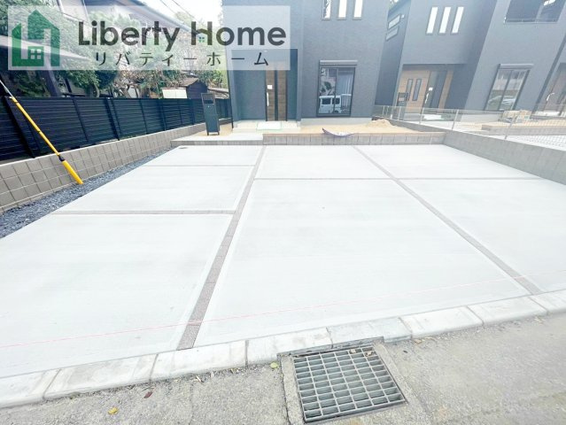 水戸市白梅3期　新築戸建　1号棟の駐車場