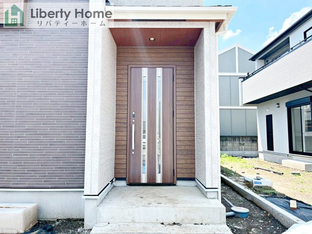 水戸市赤塚1丁目　新築戸建　2号棟のエントランス