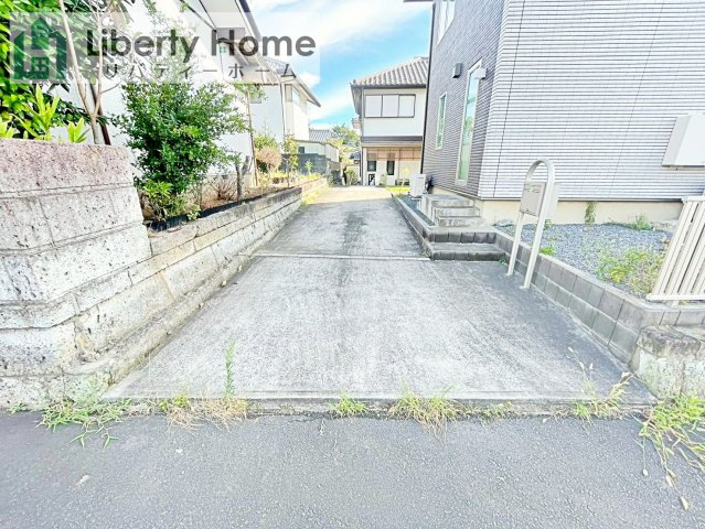 茨城町長岡　中古戸建の駐車場