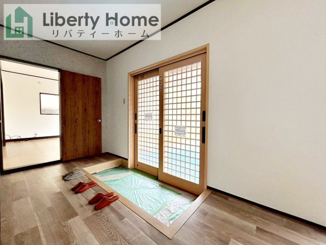 ひたちなか市中根　中古戸建の玄関