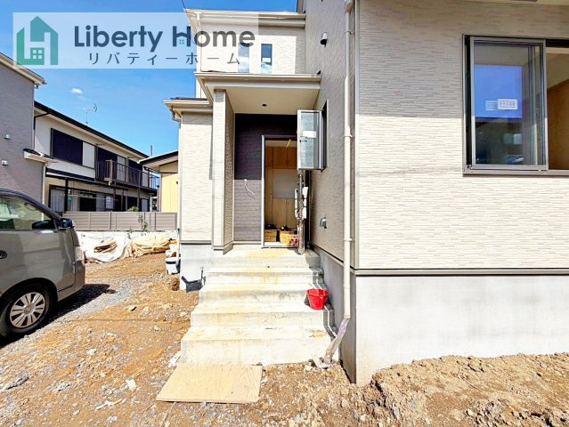 水戸市堀町　新築戸建　B号棟のエントランス