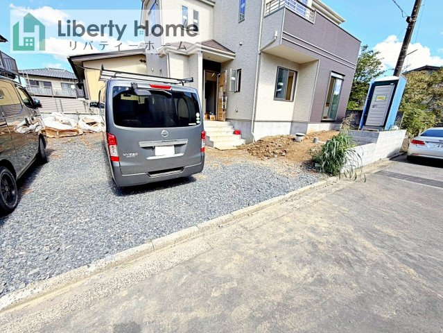 水戸市堀町　新築戸建　B号棟の駐車場